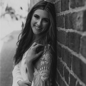 Meet your Posher, Ava